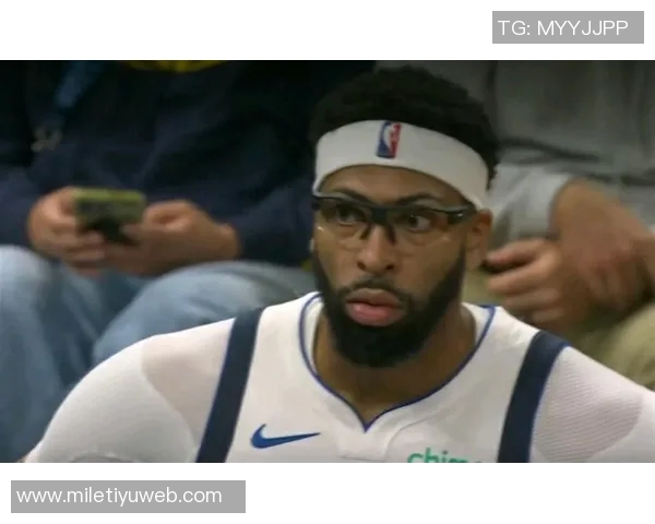 浓眉在垃圾时间终于得分赛场上演逆袭时刻引发热议